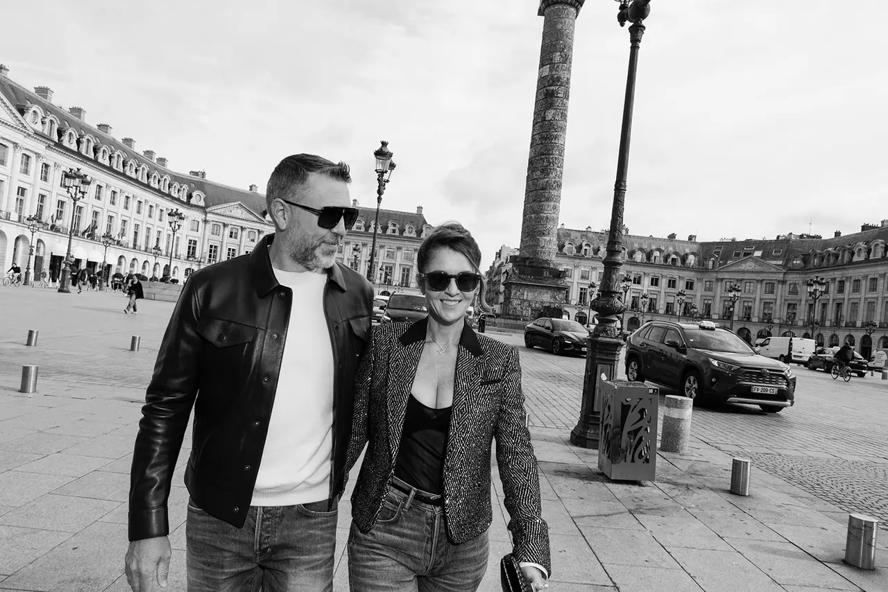 Black and white couple portrait at Place Vendôme