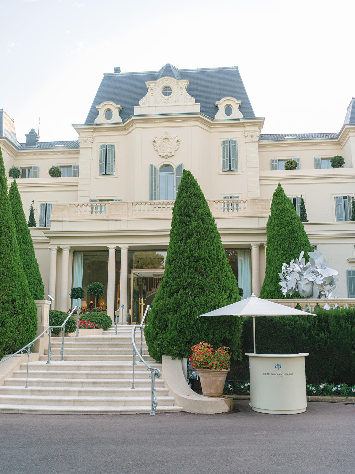 Grande Allée and Eden-Roc Pavilion at Hôtel du Cap-Eden-Roc