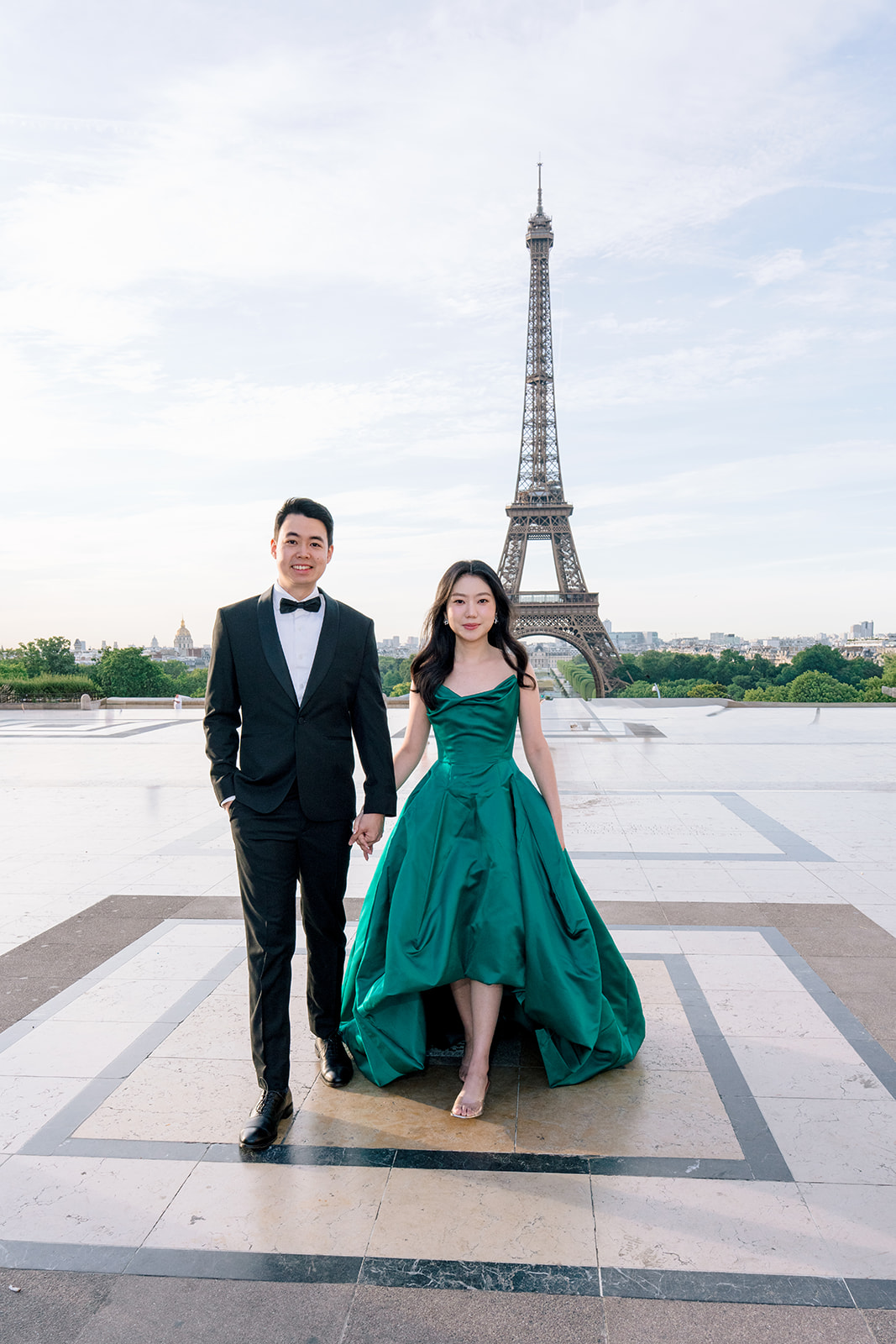 Luxury pre wedding portrait with the Eiffel Tower in Paris