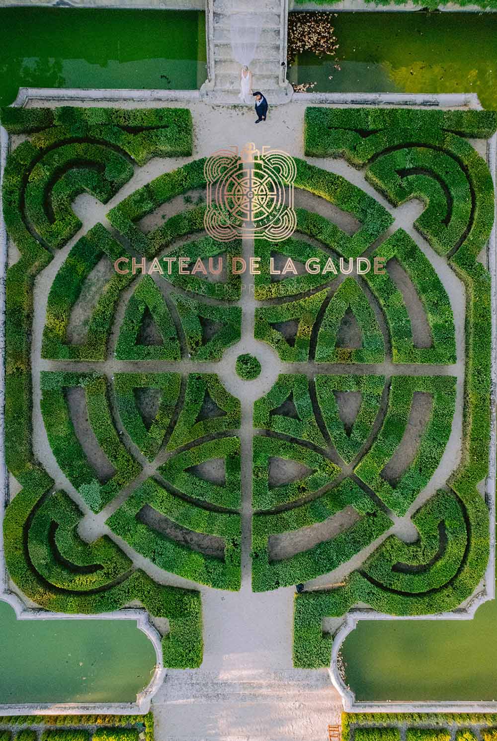 Intimate elopement at Château de la Gaude in Provence