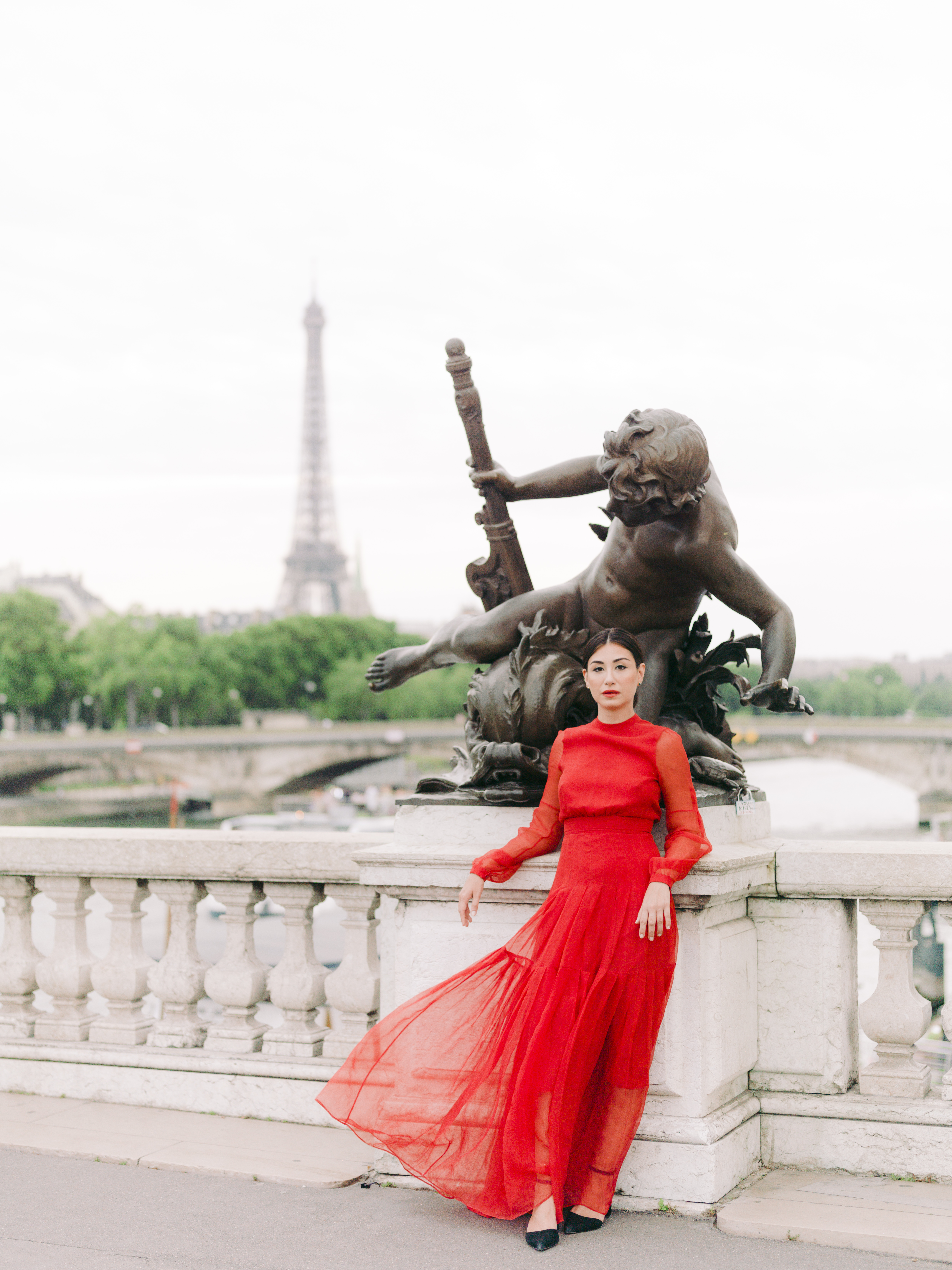 Une mariée sur le pont alexandre 3