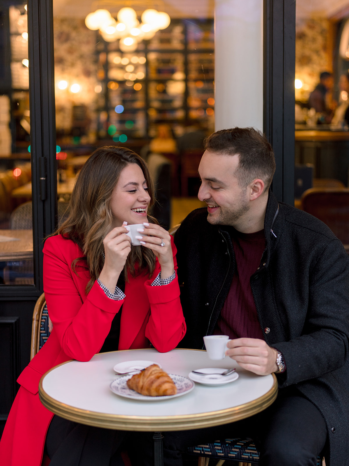 One-hour couple photoshoot near the Eiffel Tower in Paris