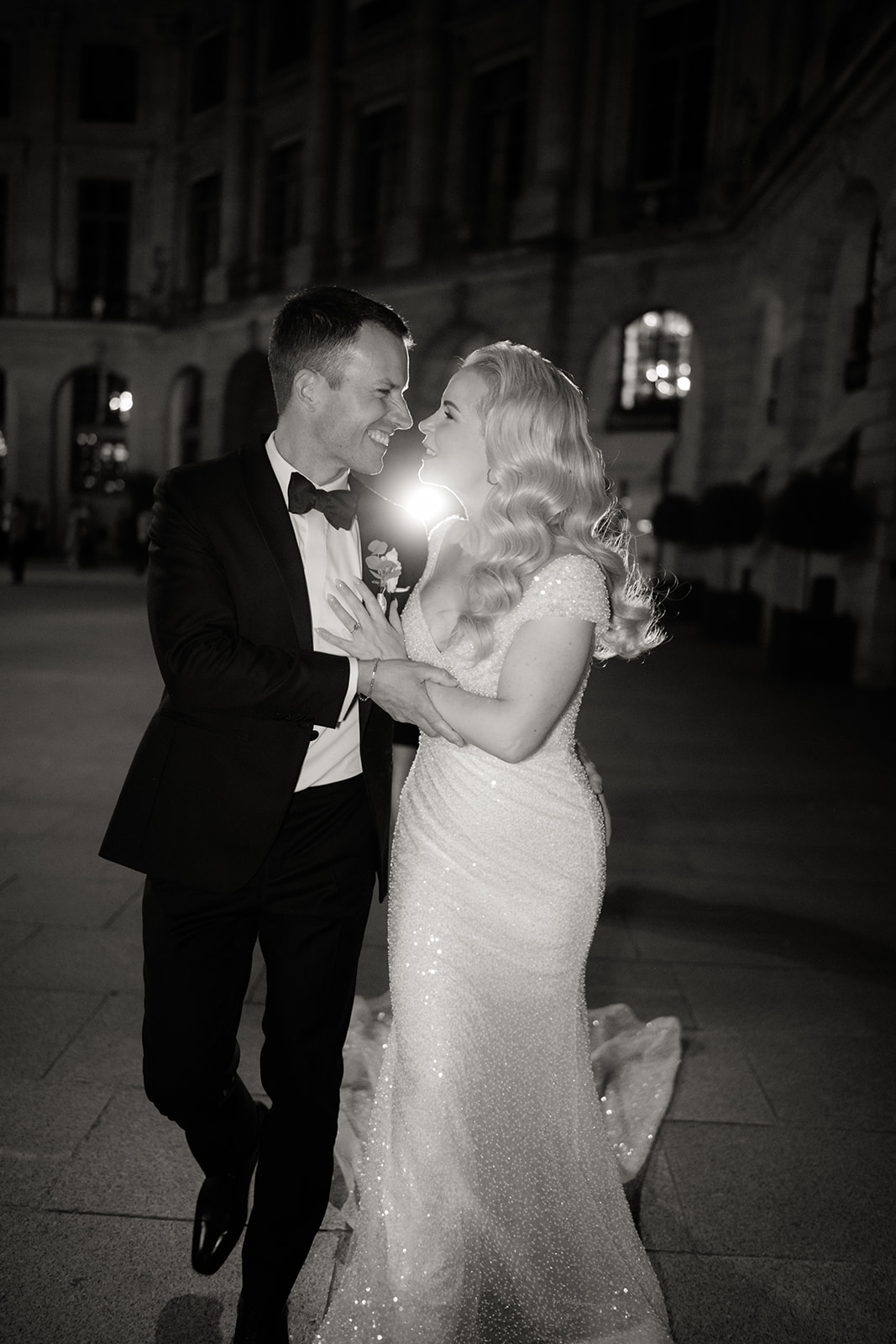 Intérieur raffiné d’une suite du Ritz Paris photographiée pour un mariage