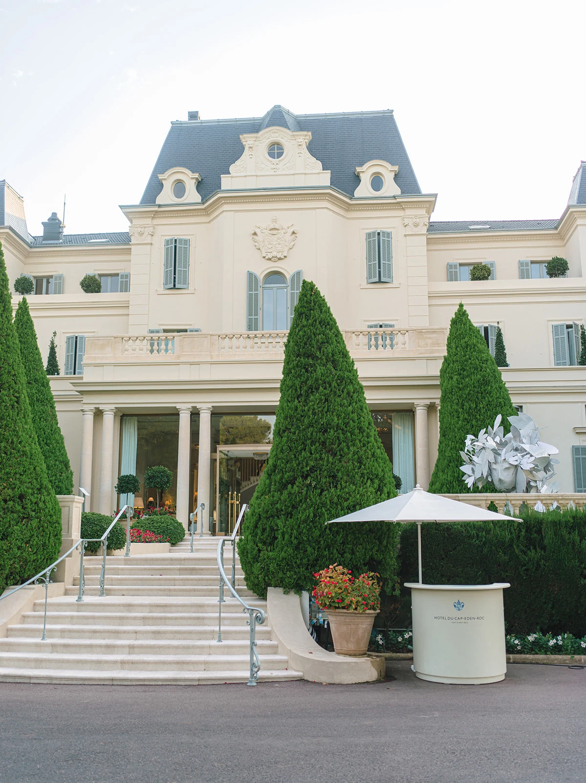 Grande Allée and Eden-Roc Pavilion at Hôtel du Cap-Eden-Roc