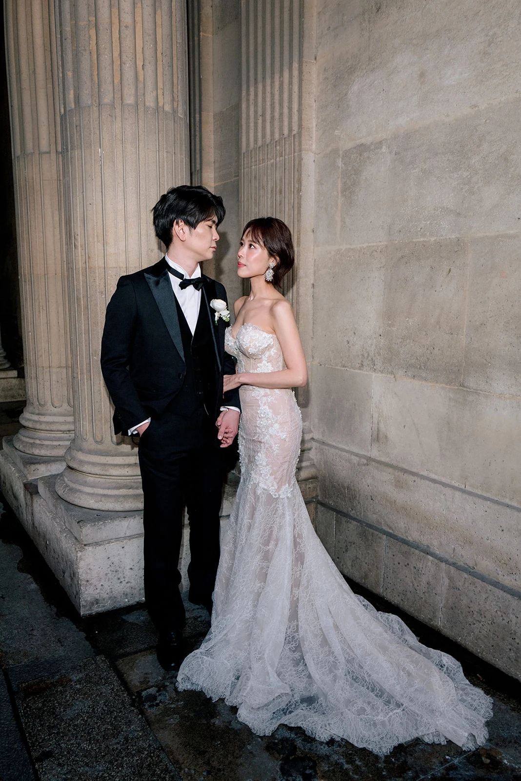 Black and white editorial couple portrait during a Paris wedding session