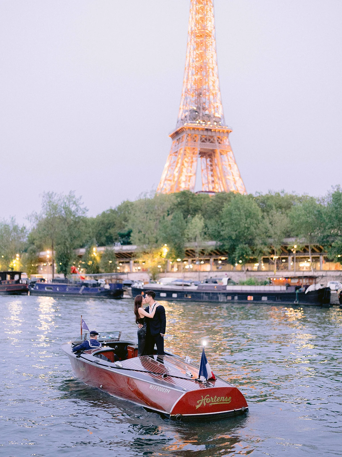 un trio d'image sur paris