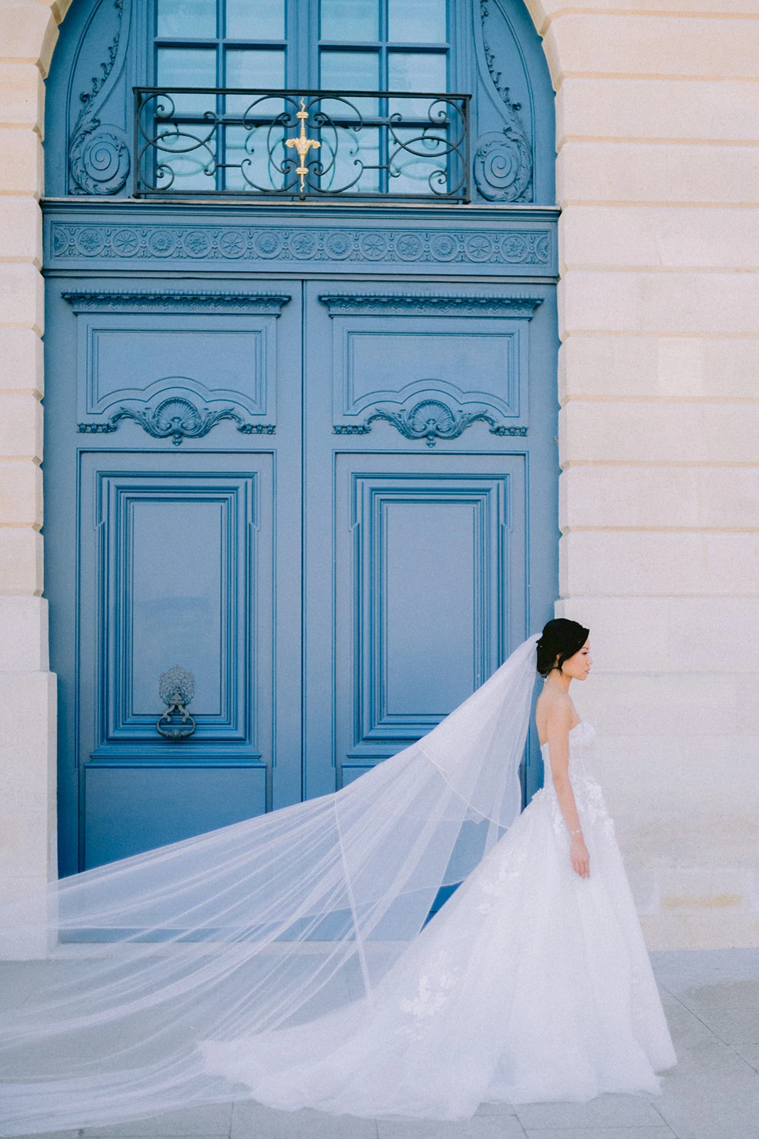 Editorial couple portrait during an intimate wedding in Paris
