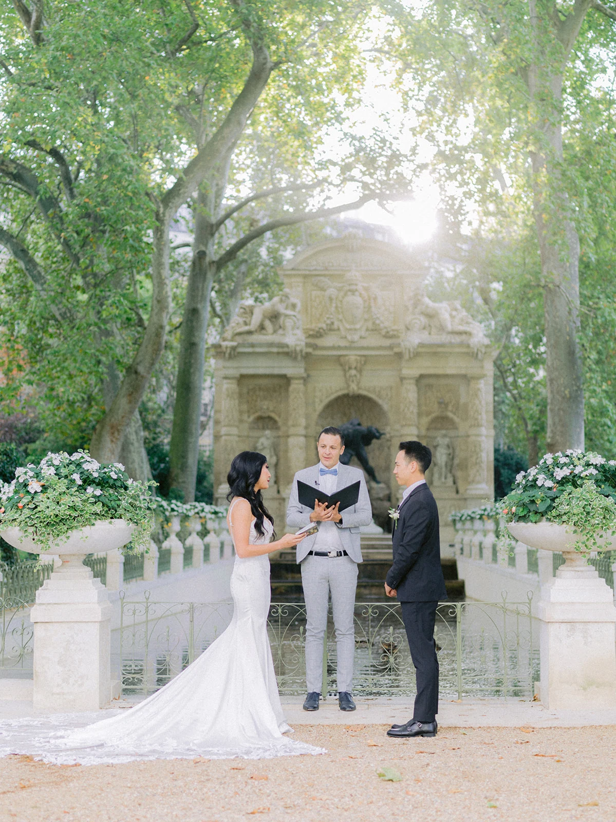 Intimate elopement ceremony in Paris