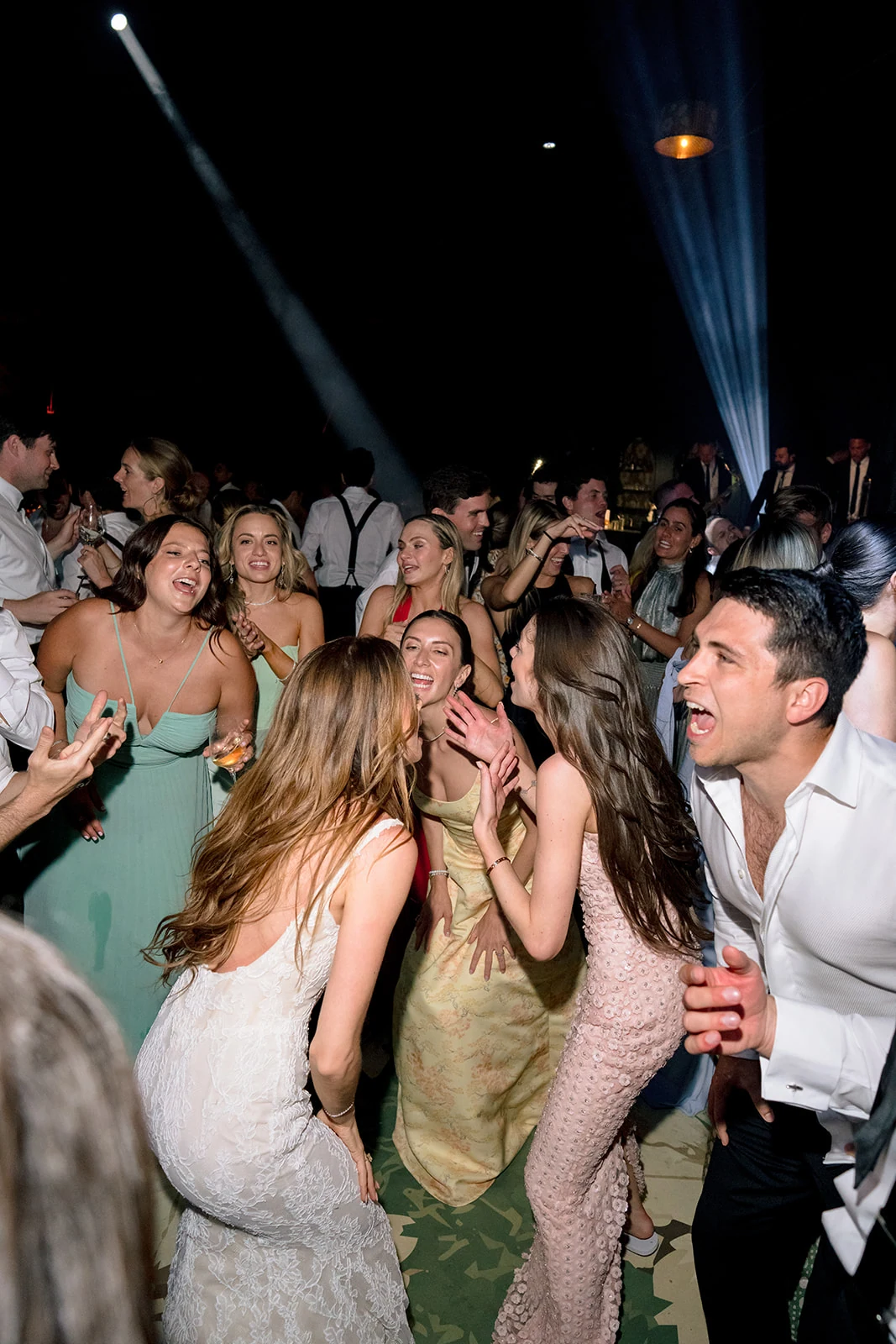 Bride dancing in the middle of her guests during the Villa Baulieu reception